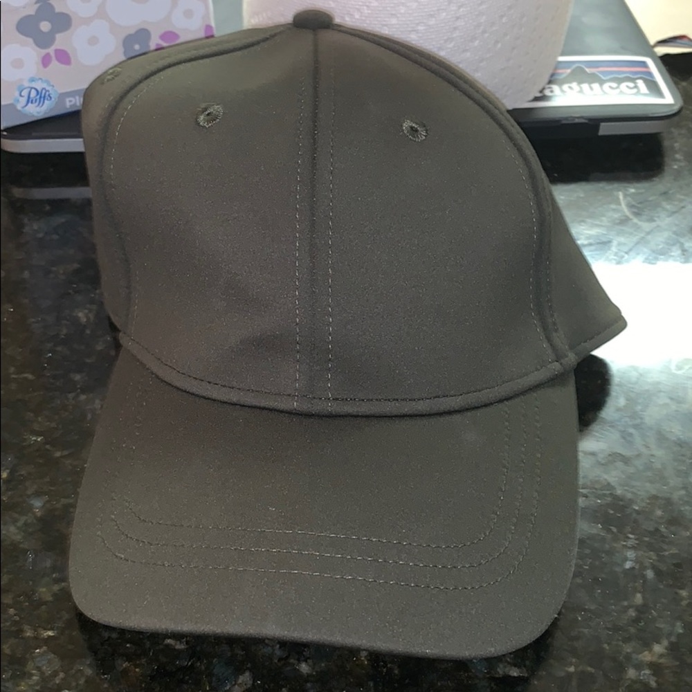 NWT lulu lemon olive green baller hat